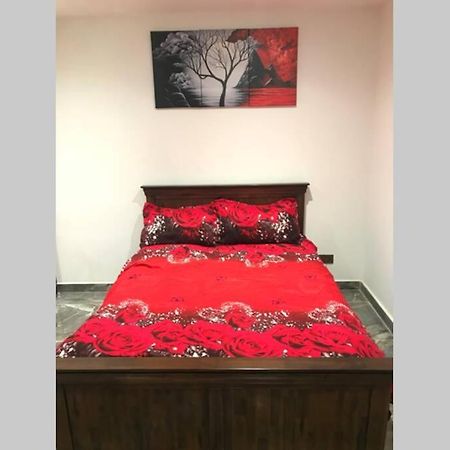 Bright, Stylish Studio Flat With Sky Sports Earley Exterior foto