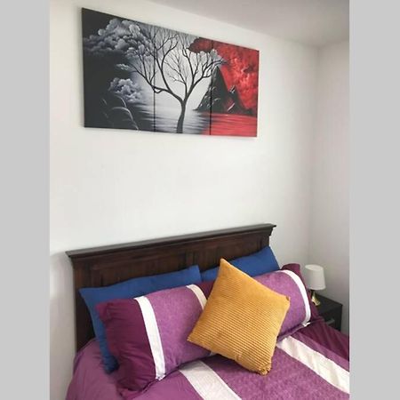 Bright, Stylish Studio Flat With Sky Sports Earley Exterior foto